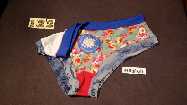 No. 122 Panties Medium