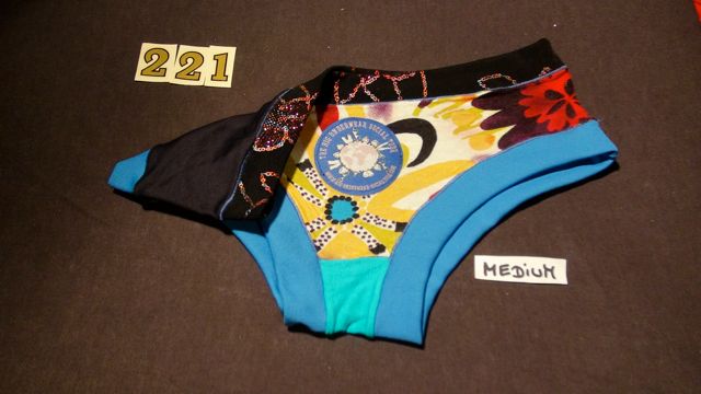 No. 221  Panties Medium